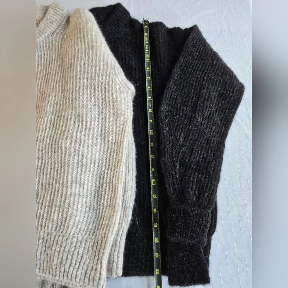 Everlane Charcoal Crew and Ivory Crew Sweaters ScandiMinimal Softgirl Light Wt - Picture 8 of 11